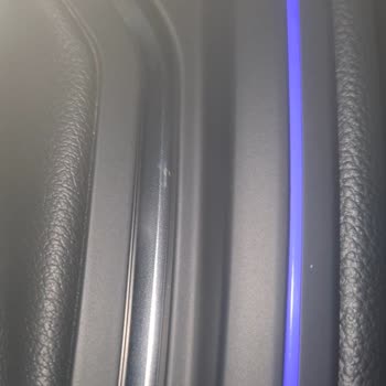 R****** Clio'da Vites Çerçevesi Çizik Sorunu