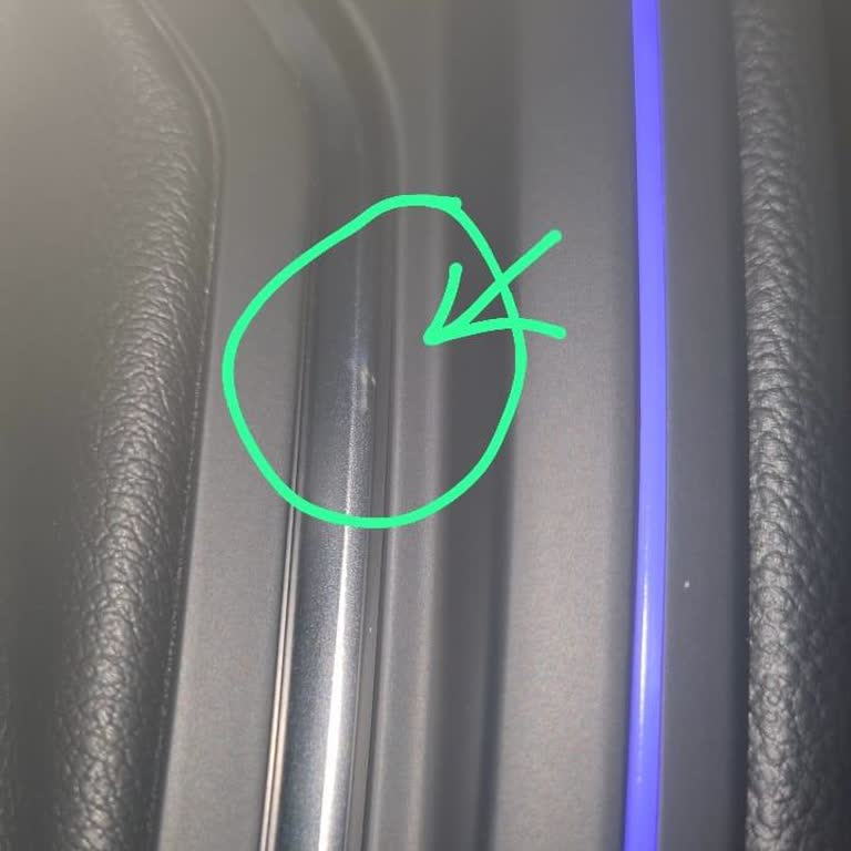 Yeni Aldığım Renault Clio'nun Vites Çerçevesindeki Çizik Sorunu