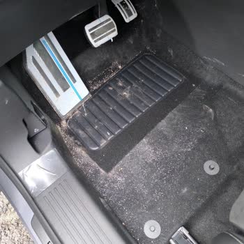 Sıfır Araçta Beklenmedik Sorun: Çamur Ve Lekelerle Karşılaştım