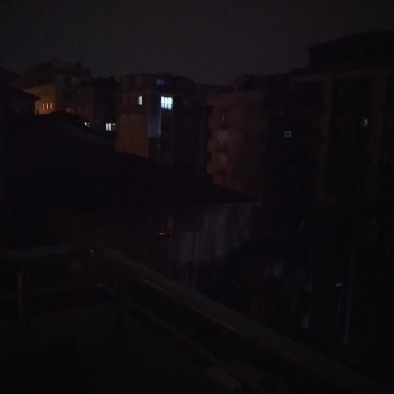 Sürekli Elektrik Kesintileri İçin Kalıcı Çözüm Talebi