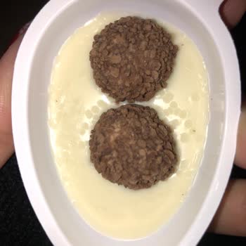Kinder Hoy Yumurtasında Küflü Çikolata Şoku