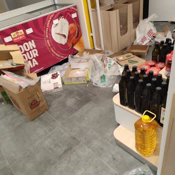 Makbul Mağazası'nda Temizlik Sorunu Ve Kötü Görüntü