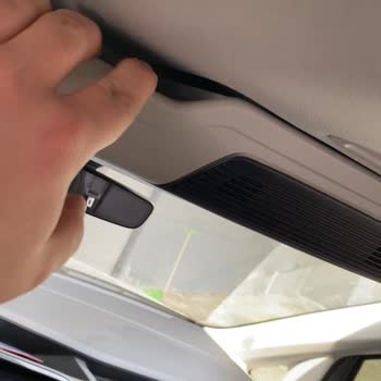 Aracın Tavanındaki Rahatsız Edici Ses Sorunu