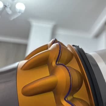 Dyson V15 Süpürge: Kalite Sorunları Ve Hayal Kırıklığı