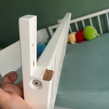 Kırık Yatak Korkuluğu Ve İlgisiz Hizmet: 6 Aylık Bekleyiş