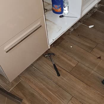 Su Arıtma Cihazının Yol Açtığı Su Baskını Ve Mutfak Hasarı