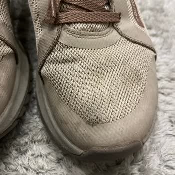 Skechers Zapatos con problema de grietas inesperadas