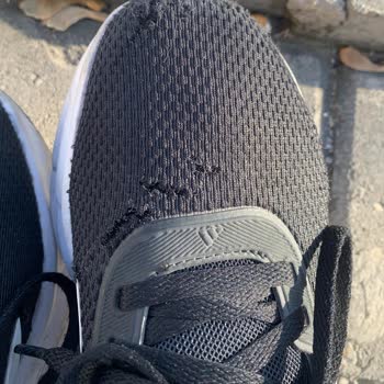 Adidas Ayakkabıda Beklenmedik Yıpranma Sorunu