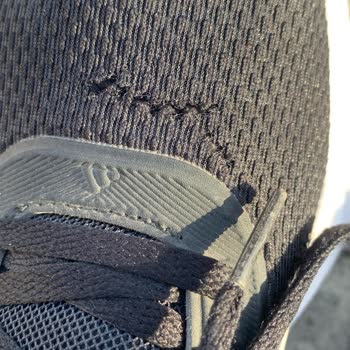Adidas Ayakkabıda Beklenmedik Yıpranma Sorunu