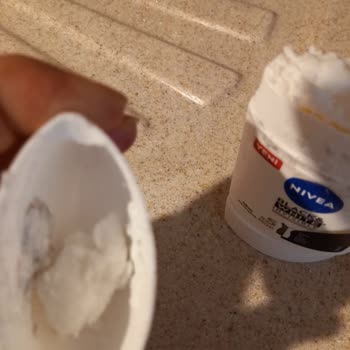Nivea Sold Me a Roll-On Deodorant That Crumbles and Is Completely Unusable