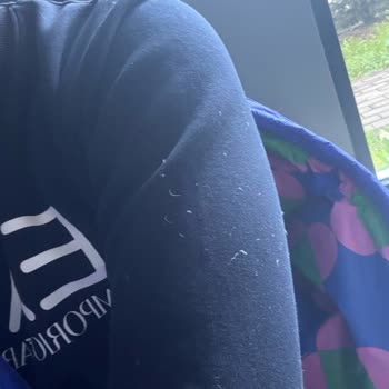 The North Face 1 Gün Bile Giymediğim Sıfır Montun Her Yerinden Kaz Tüyü Çıkıyor!