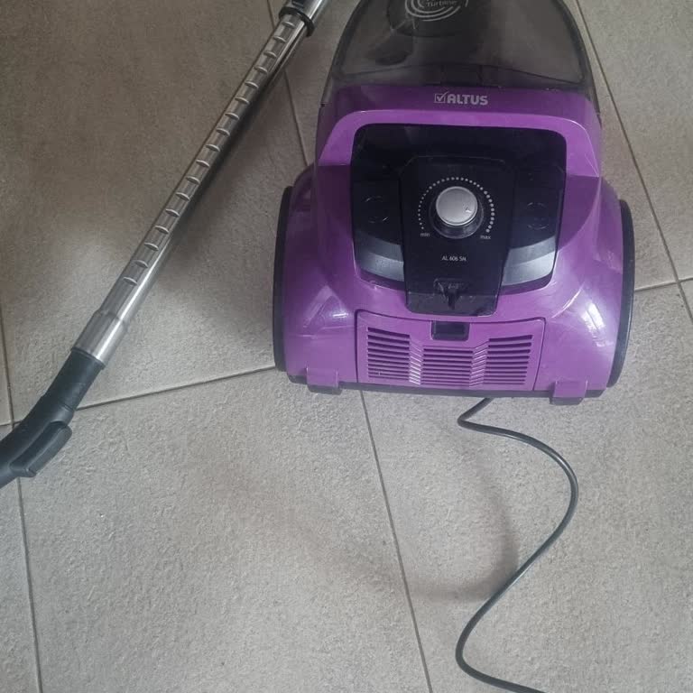 Altus Süpürge Toz Çekmiyor, Evde Süs Olarak Duruyor