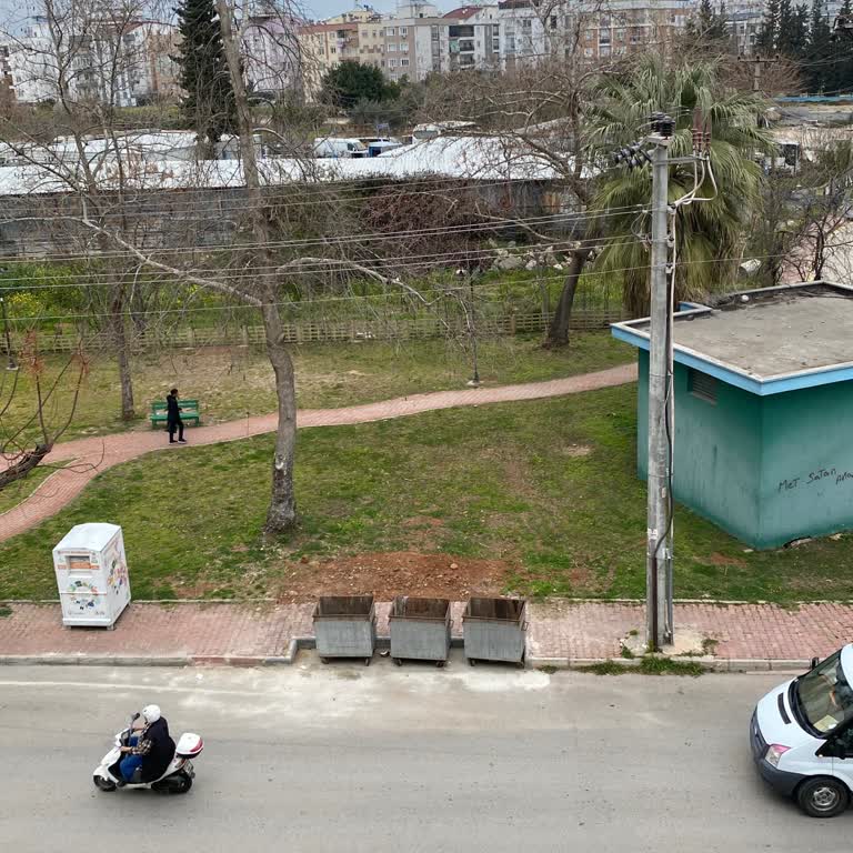 Antalya Muratpaşa Belediyesi Çöp Konteynerlarının Yeraltı Mekanizmasından Çıkarılması Sorunu