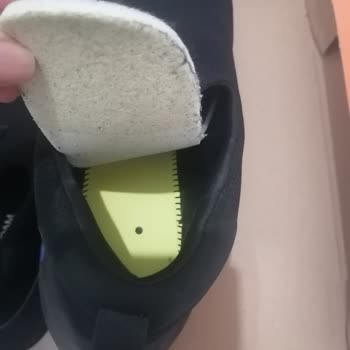 Adidas Ayakkabının Tabanı Çıktı FLO'dan Olumsuz Dönüş Aldım