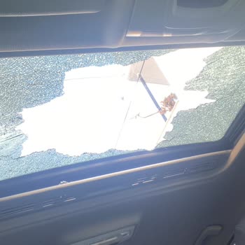 BMW Sunroof Patlamasıyla Yaşanan Tehlike