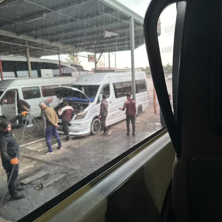 Sorumsuz Hizmet Ve Eski Otobüsle Yolculuk