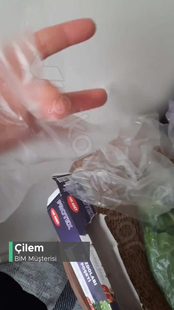 BİM Buzdolabı Poşeti Altları Yırtık videonun kapak resmi