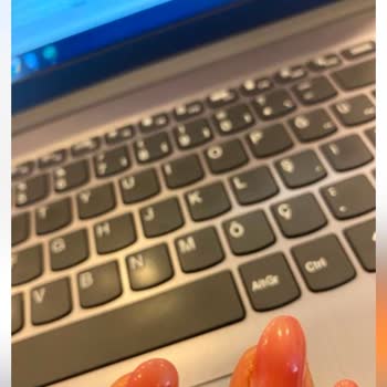 Kalıcı Oje Faciası: Sararmış Tırnaklar Ve İade Sorunu