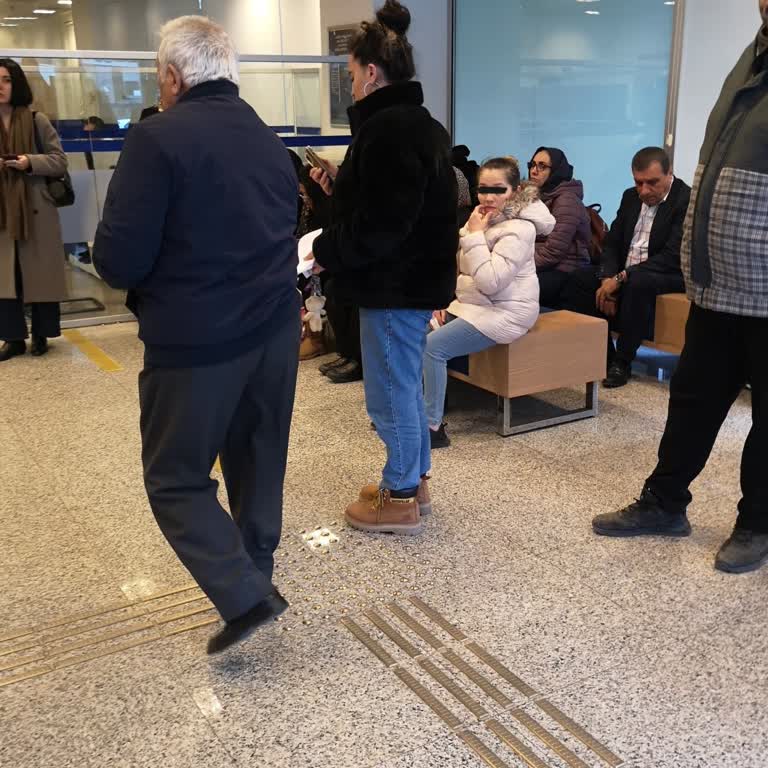 Yapı Kredi Maltepe Şubesinde Uzun Bekleme Süresi Çilesi