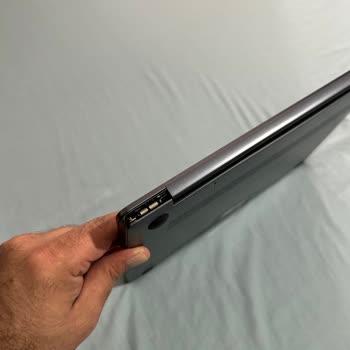 Huawei MateBook 13 Hinge Too Stiff – Cracked the Plastic Case