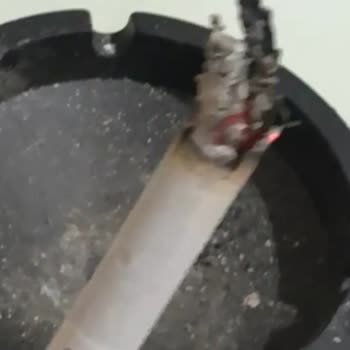 Parliament Sigara Paketlerinden Odun Çıkıyor