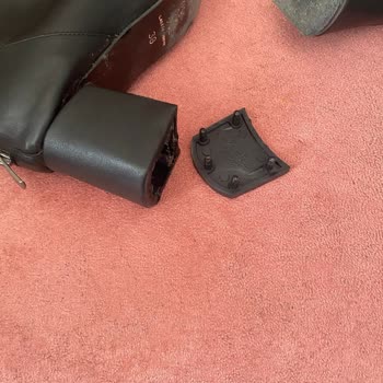 Kırılan Topuklu Bot Ve İlgisiz Müşteri Hizmetleri