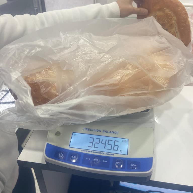 Hüda Unlu Mamülleri 2'li Diye Sattığı Ekmek