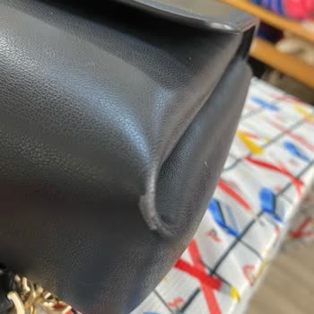 Calvin Klein Çantamda Beklenmedik Aşınmalar!