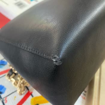 Calvin Klein Çantamda Beklenmedik Aşınmalar!