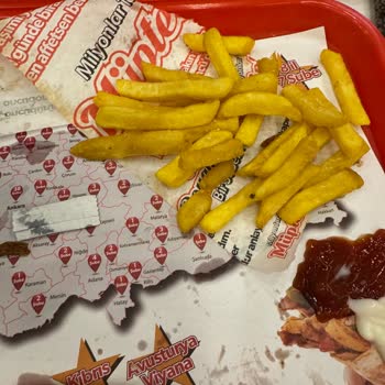 Keçiören Öncü Döner'de Kalitesiz Ürün Ve Hijyen Sorunu