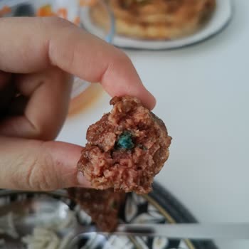 Uzman Kasap İzmir Köfte İçinden Çıkan Yabancı Madde Şoku