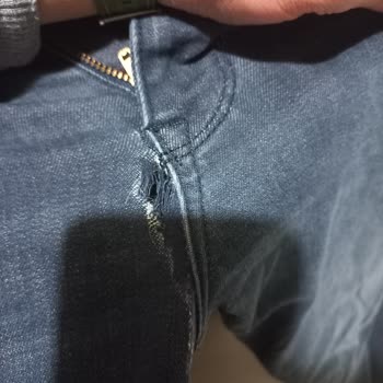 Lee Cooper Pantolonlar İlk Giyimde Yırtıldı