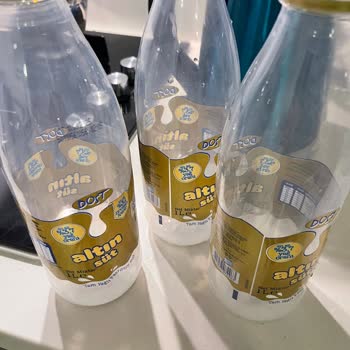 BİM Marketten Aldığım Süt Üzerinde Kıllar Yüzüyor!