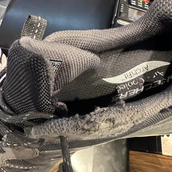 Skechers Ayakkabılarında Beklenmedik Yıpranma Ve Çözüm Arayışı