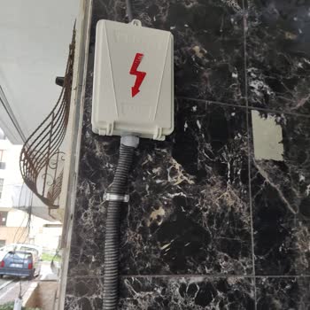 Elektrik Çalışması Sonrası Mermer Tahribatı Ve İletişim Eksikliği