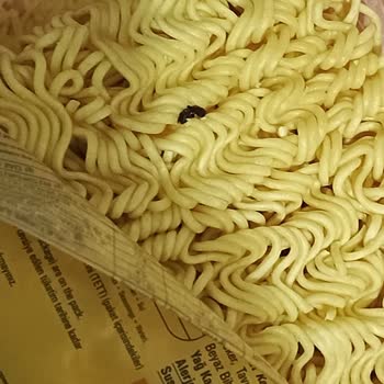Noodle Paketinde Şok Edici Buluntu