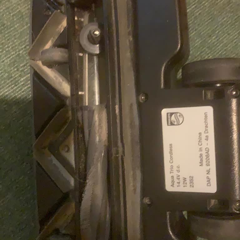 Philips Aqua Trio 9000: Tekrarlayan Vida Sorunu