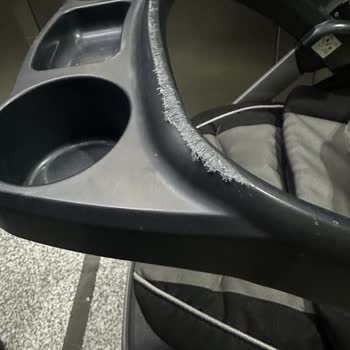 Ajet Havayolları'nda Bebek Arabası Hasarı Ve İlgisizlik