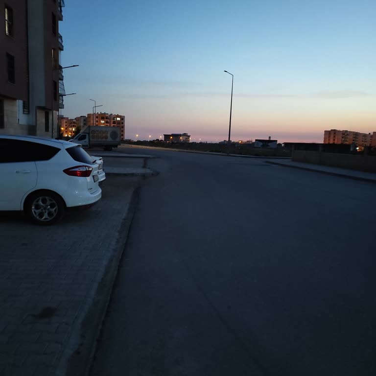 Adana'da Zifiri Karanlık Sokak Tehlikesi