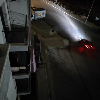 Adana'da Zifiri Karanlık Sokak Tehlikesi