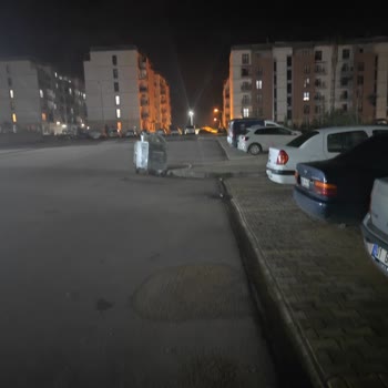 Adana'da Zifiri Karanlık Sokak Tehlikesi