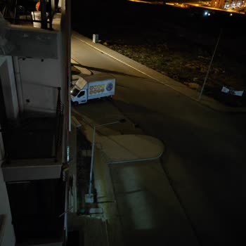 Adana'da Zifiri Karanlık Sokak Tehlikesi