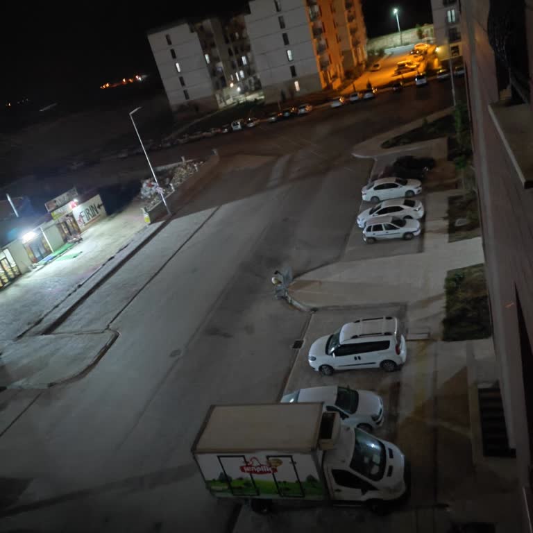 Adana'da Zifiri Karanlık Sokak Tehlikesi