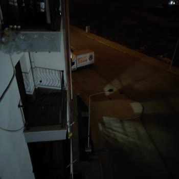 Adana'da Zifiri Karanlık Sokak Tehlikesi