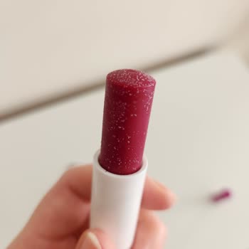 Isana Beklenmedik Lipbalm Sürprizi