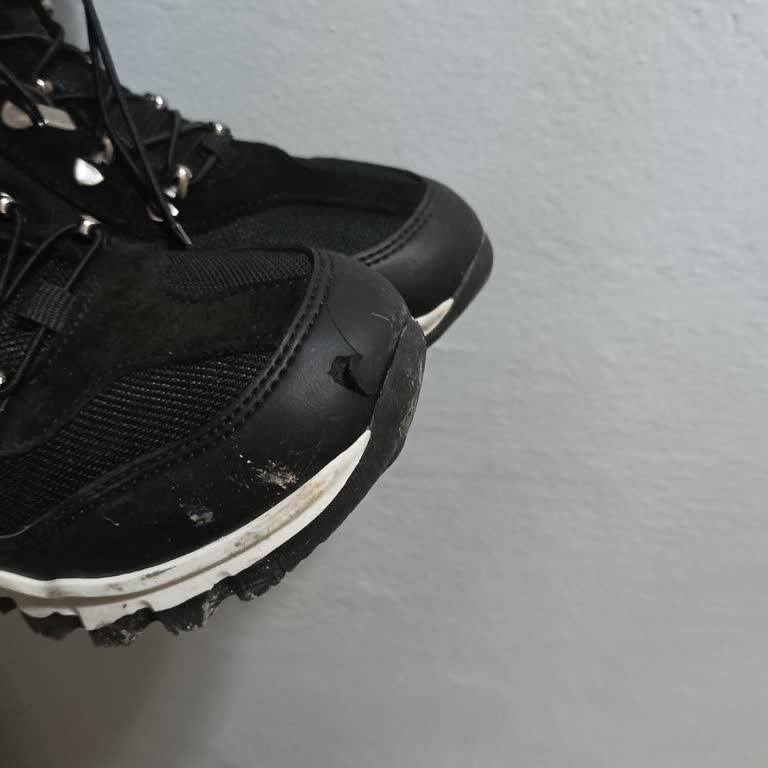 FLO Mağazasından Aldığım Botlar Sürekli Sorun Çıkarıyor