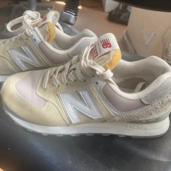 New Balance Ayakkabıda Sararma Sorunu