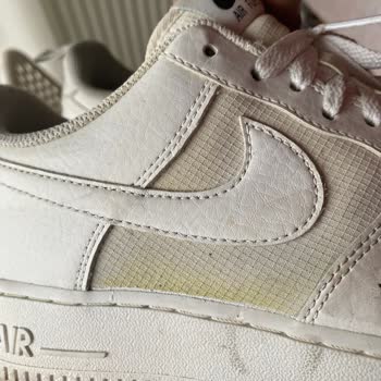 Temizlik Sonrası Ayakkabılarda Sararma Sorunu