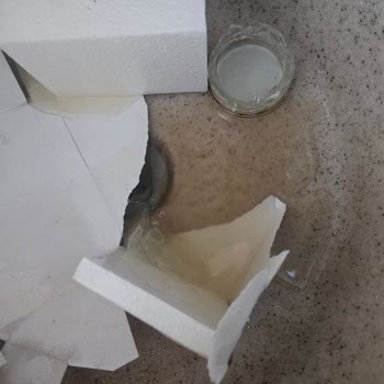 Sürat Kargo Kozland Soymuk Özlü Macun 3 Şişeden Biri Kırık