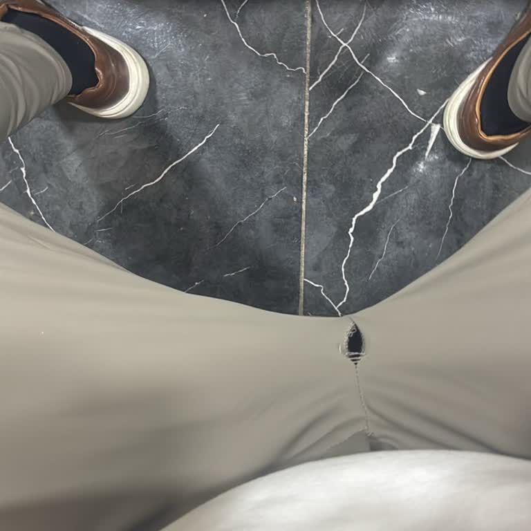 Paul Mark İlk Giyimde Sökülen Pantolon Hayal Kırıklığı